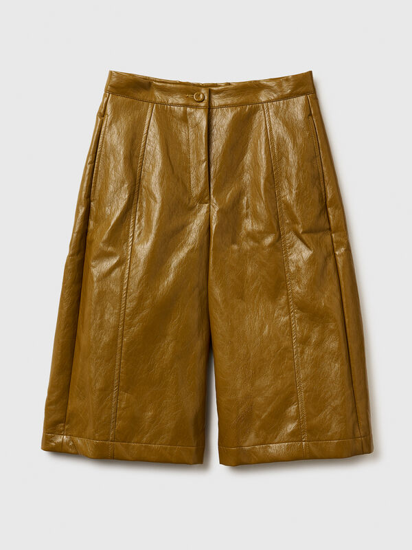Bermudas in imitation leather Women
