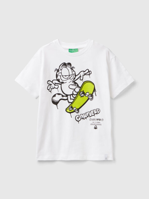Garfield t-shirt ©2024 by Paws, Inc. Junior Boy