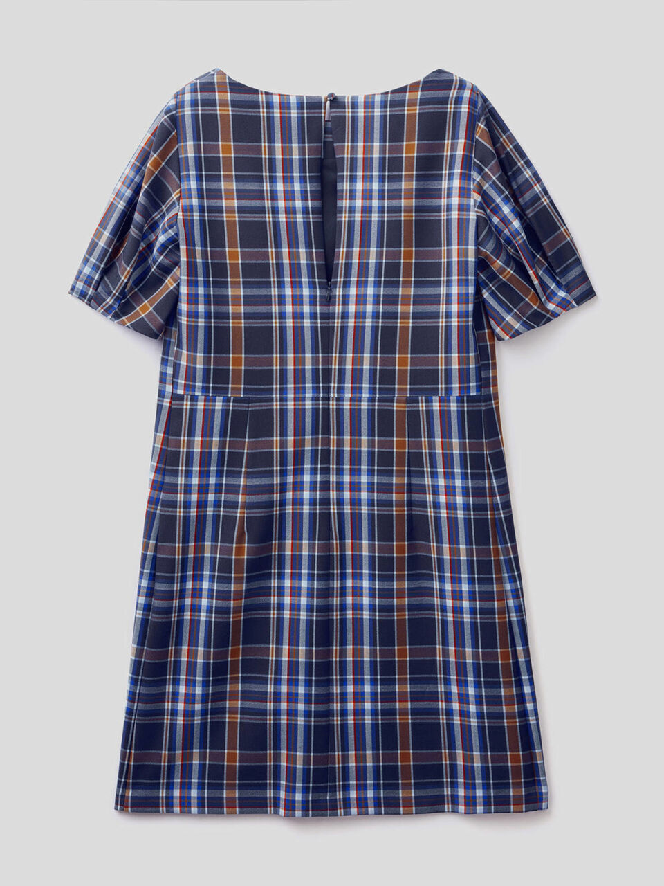 Check dress in flowy fabric image number 2