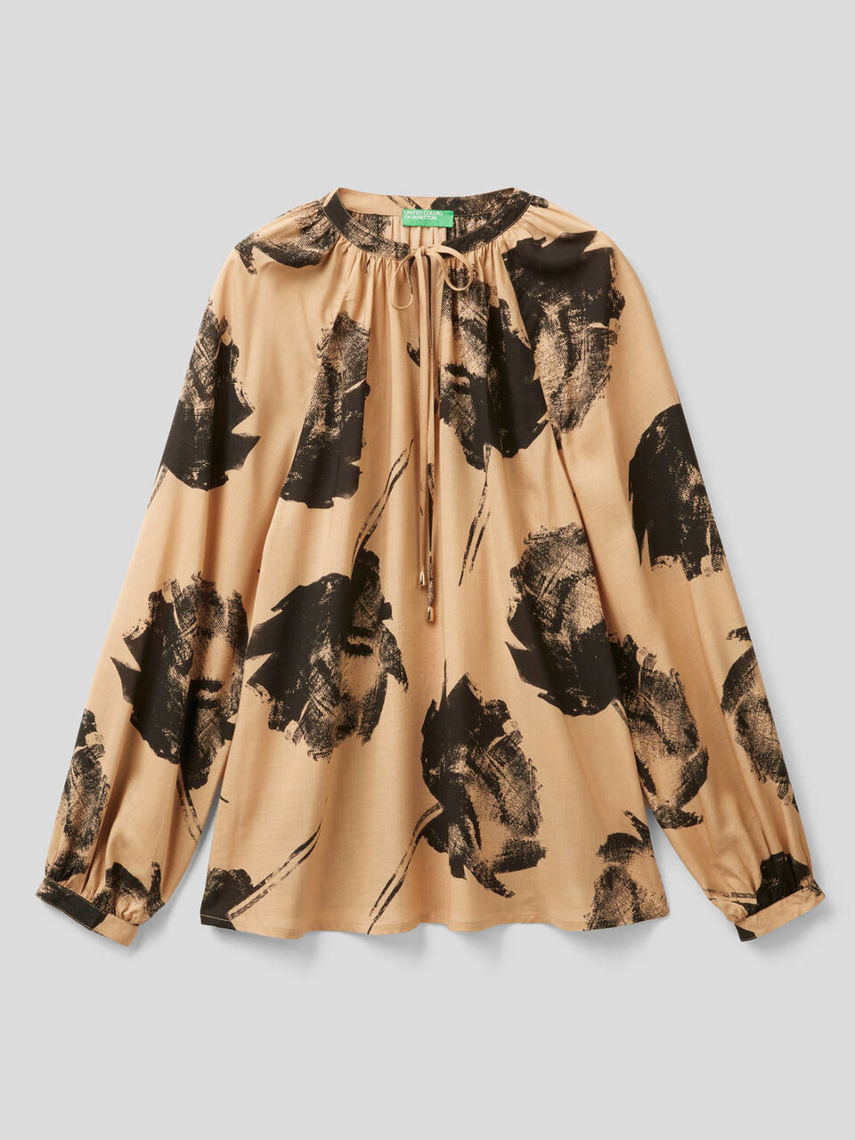 Pattern print blouse image number 1