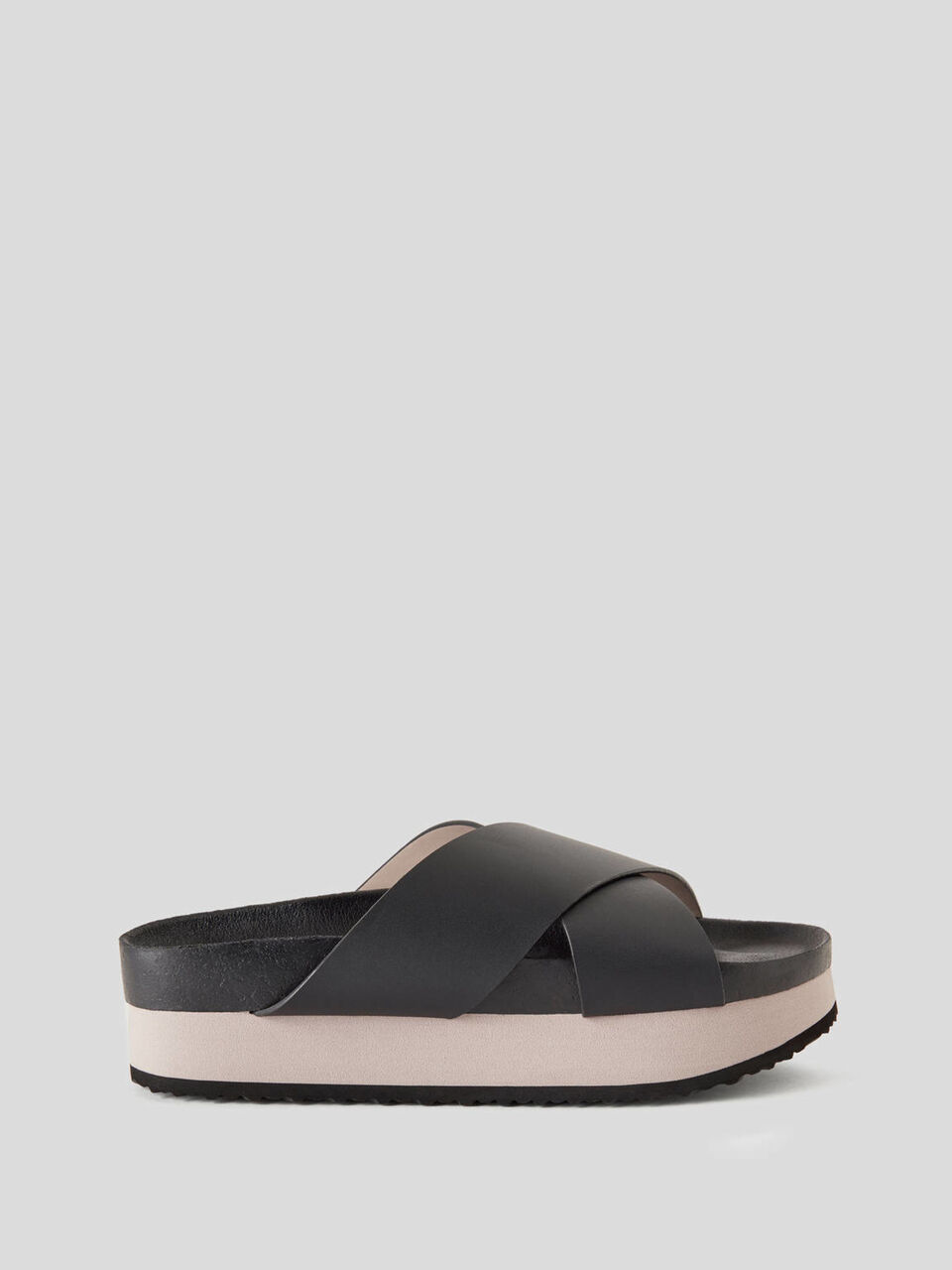 Sliders with twisted two-tone bands image number 1