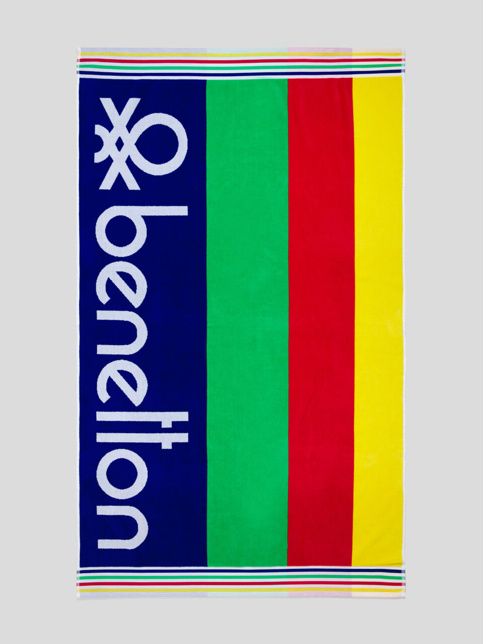 Jacquard beach towel image number 1
