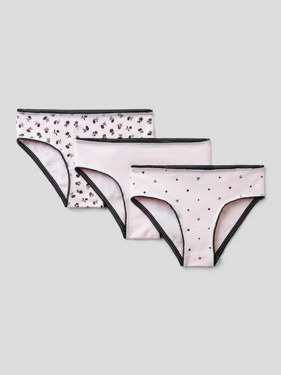 Three briefs in stretch cotton image number 1