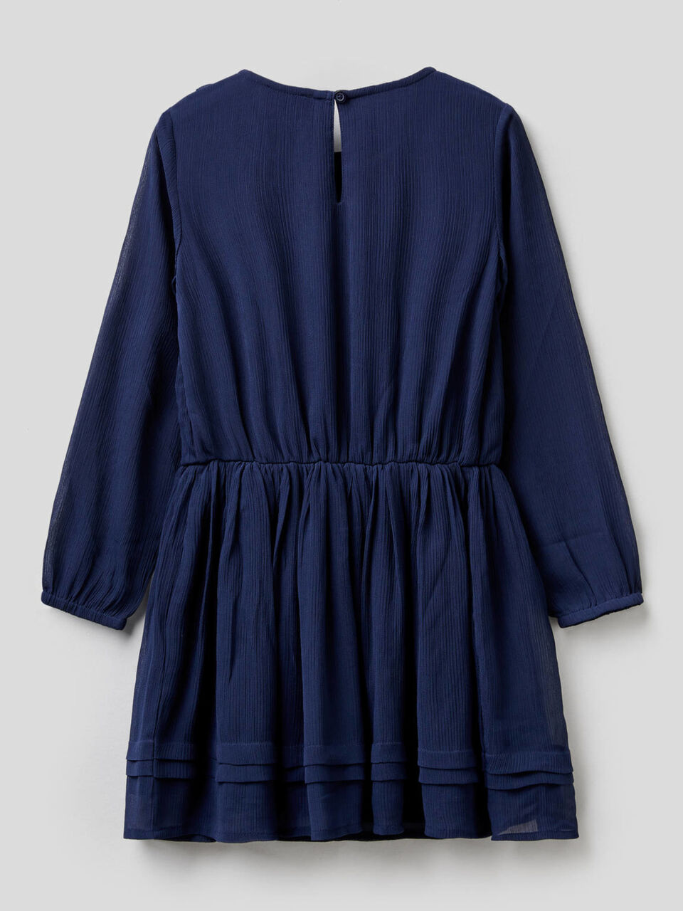 Elegant dress with ruffles image number 2