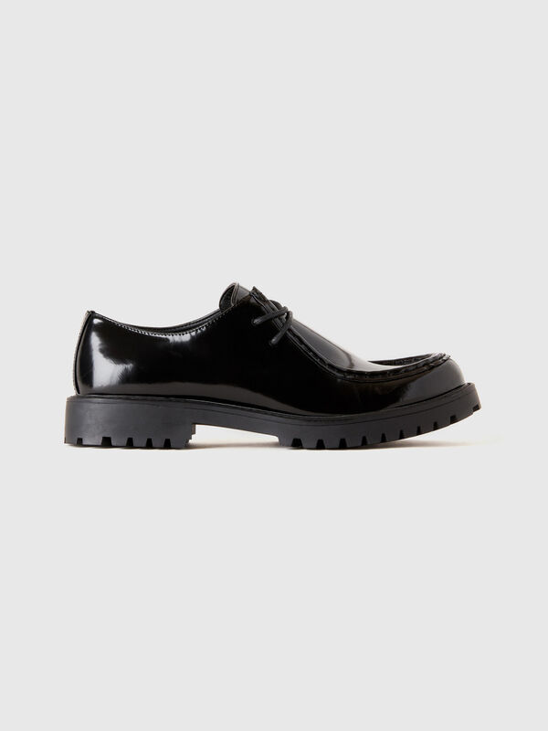 Synthetic patent leather moccasins Men