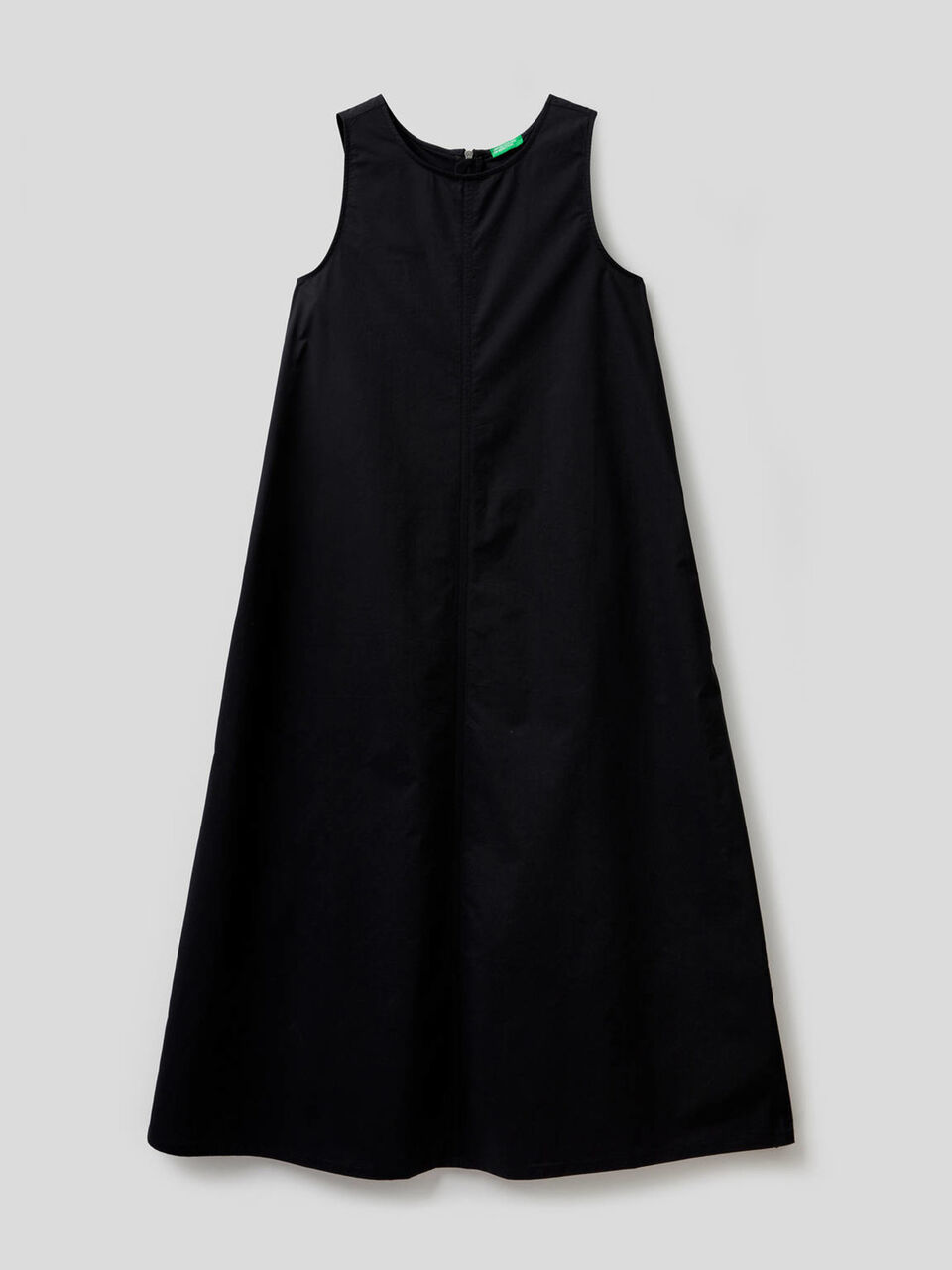 Long sleeveless dress in 100% cotton image number 1