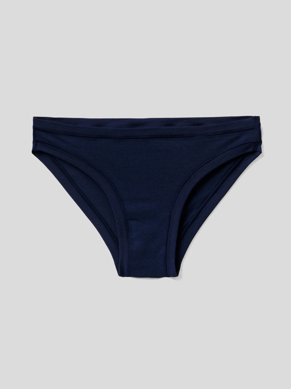 Low-rise underwear image number 1