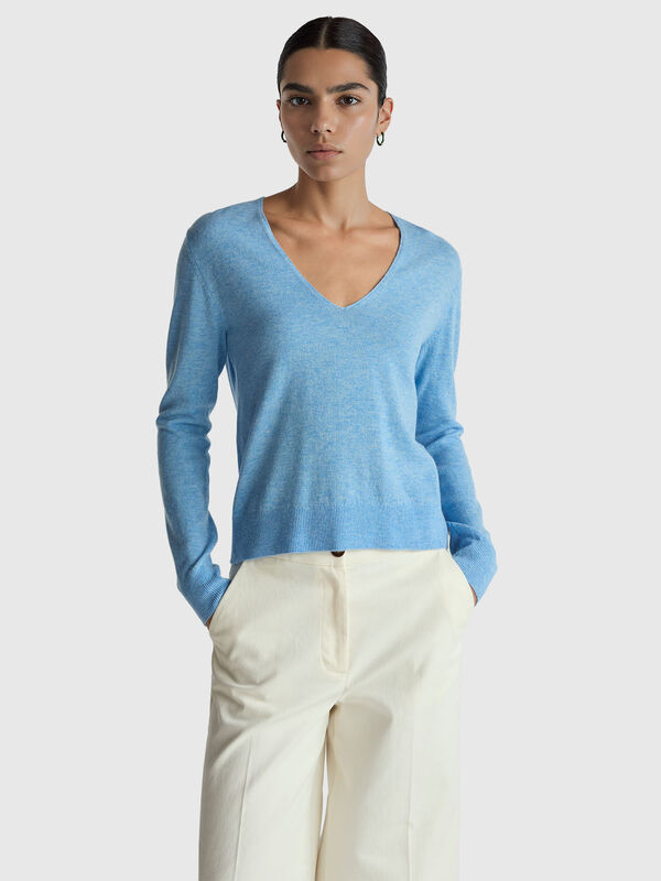 Sky blue V-neck sweater in pure Merino wool Women