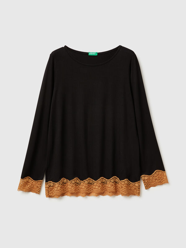 Flowy top with lace Women