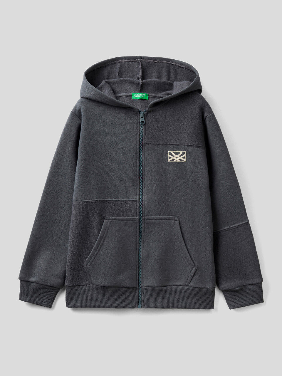 Warm hoodie with zip and logo patch