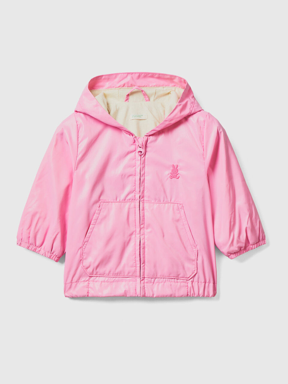 Lightweight jacket with hood