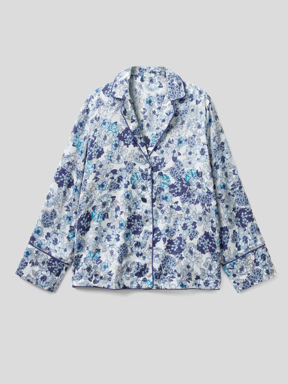 Pyjama blouse with floral print image number 1