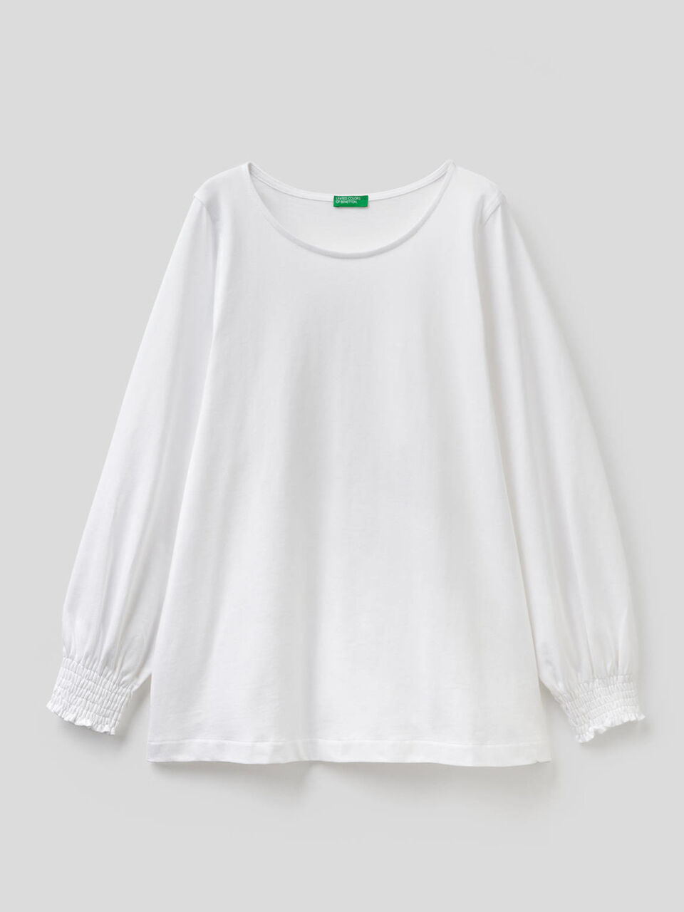 Blouse with puff sleeves image number 1