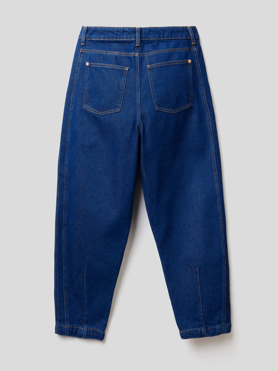 Carrot fit jeans image number 2