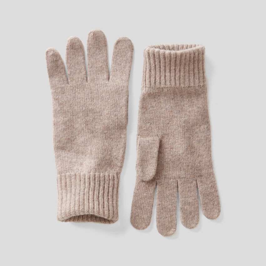 Gloves in pure virgin wool