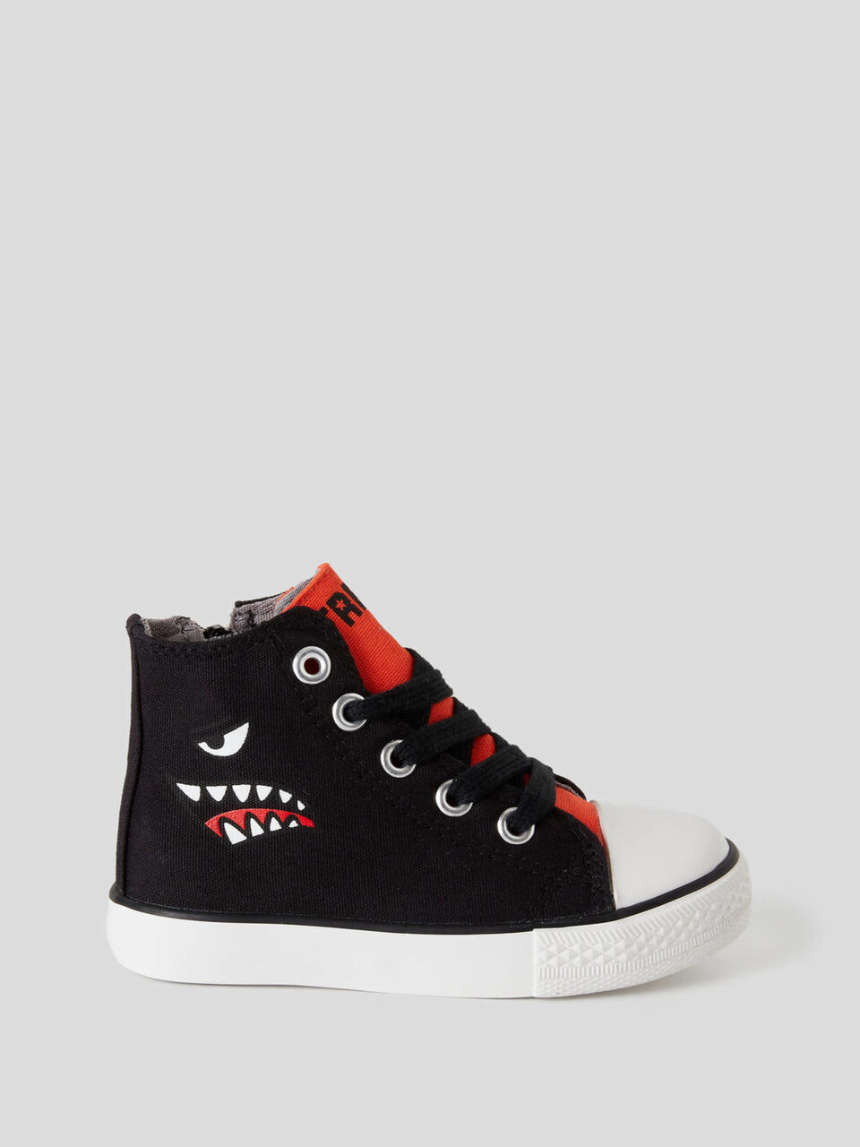 High-top sneakers with laces image number 1