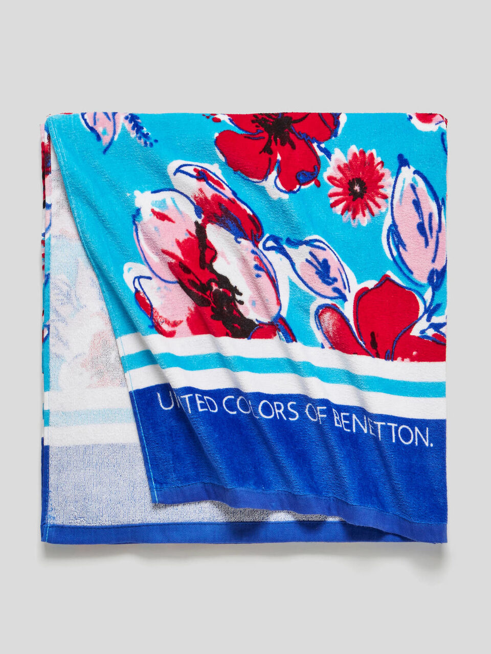 Beach towel with allover print image number 1