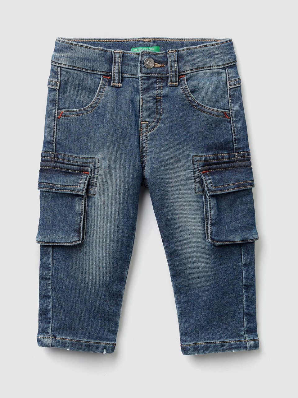 Cargo jeans in thermal denim image number 1