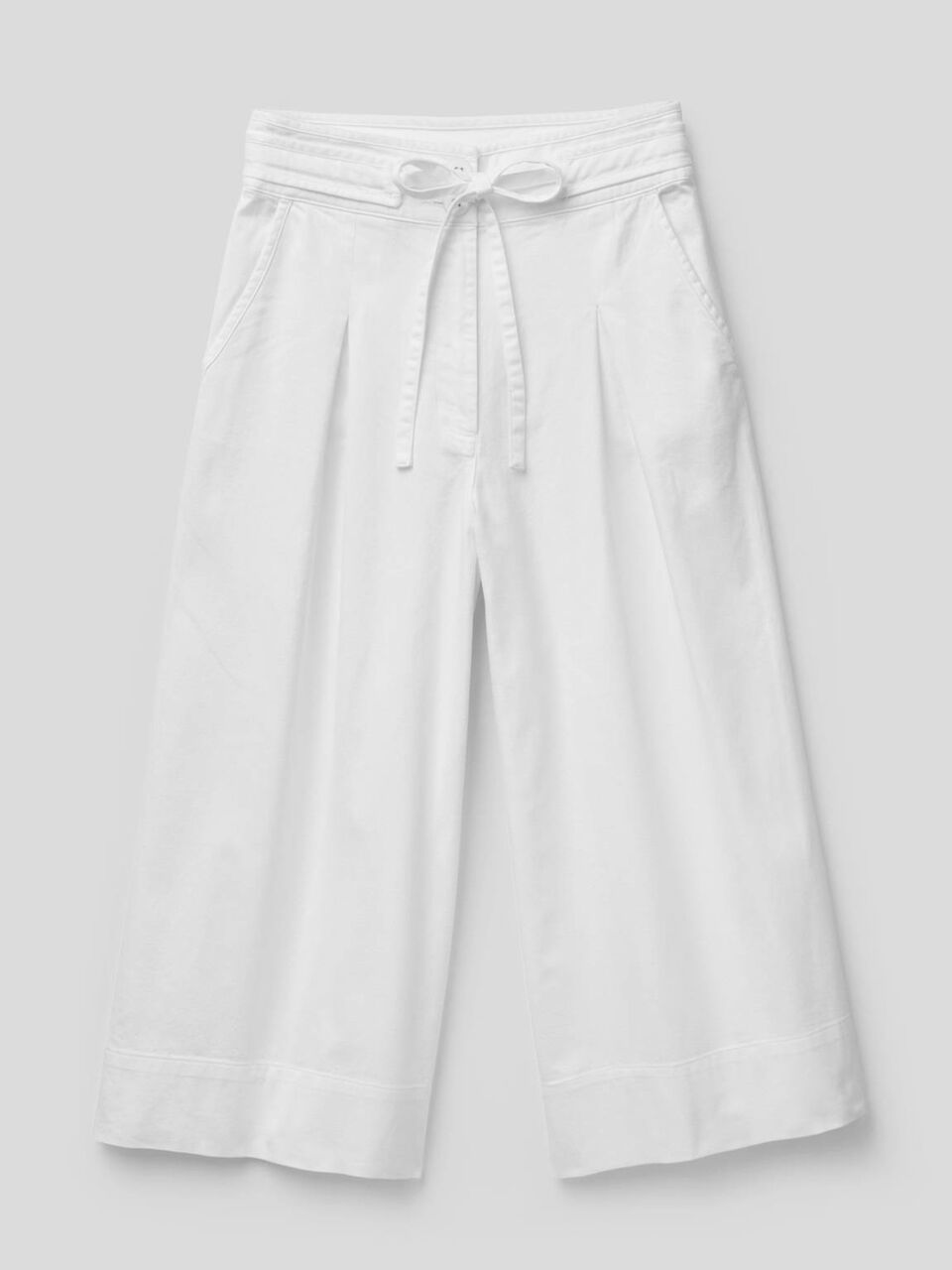 Cropped wide leg trousers image number 1