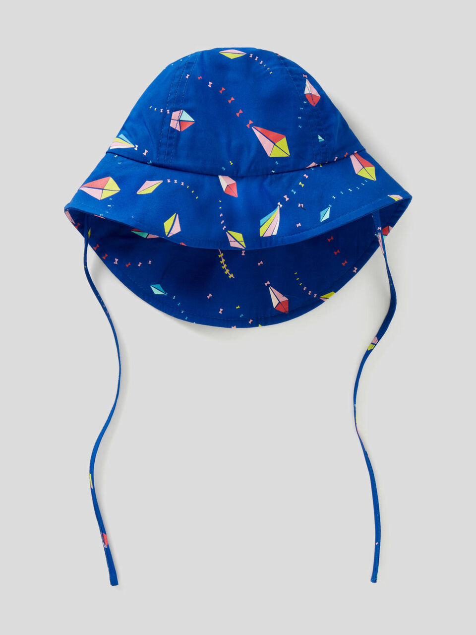 Wide-brimmed patterned hat image number 1