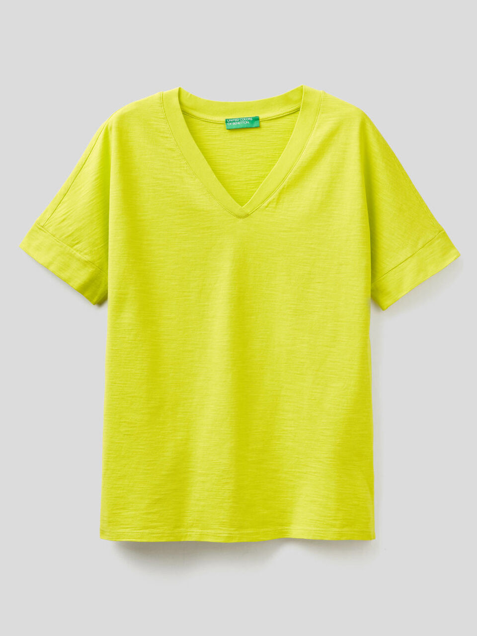 100% cotton t-shirt with V-neck image number 1