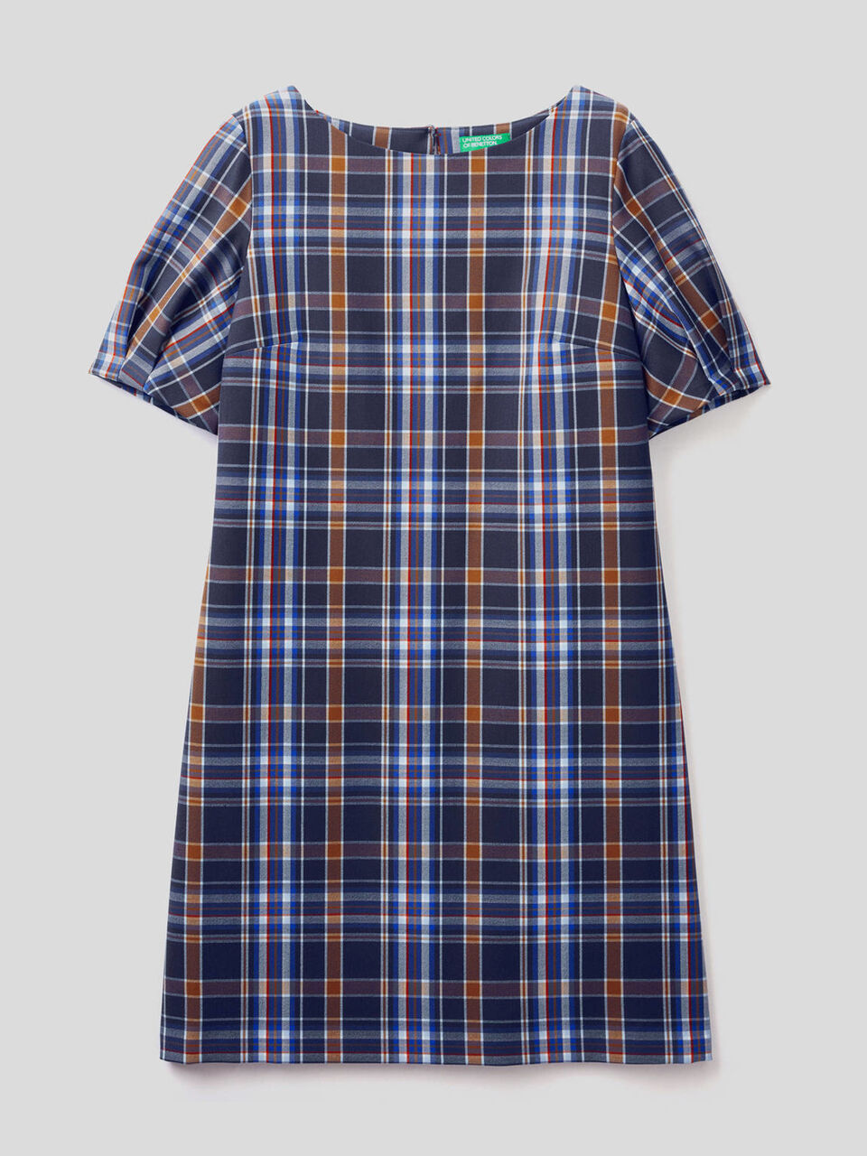 Check dress in flowy fabric image number 1