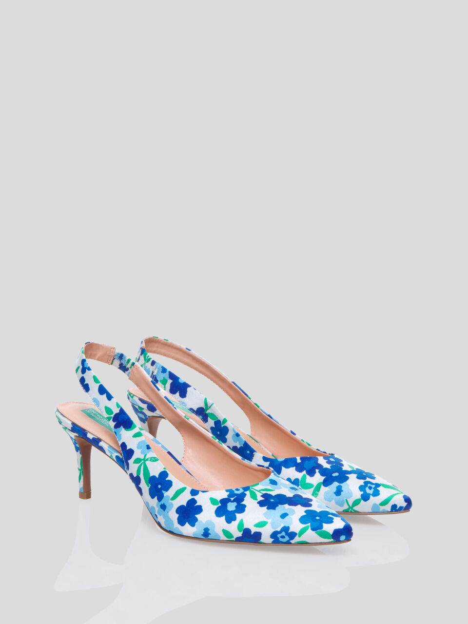 Pumps with allover print image number 1