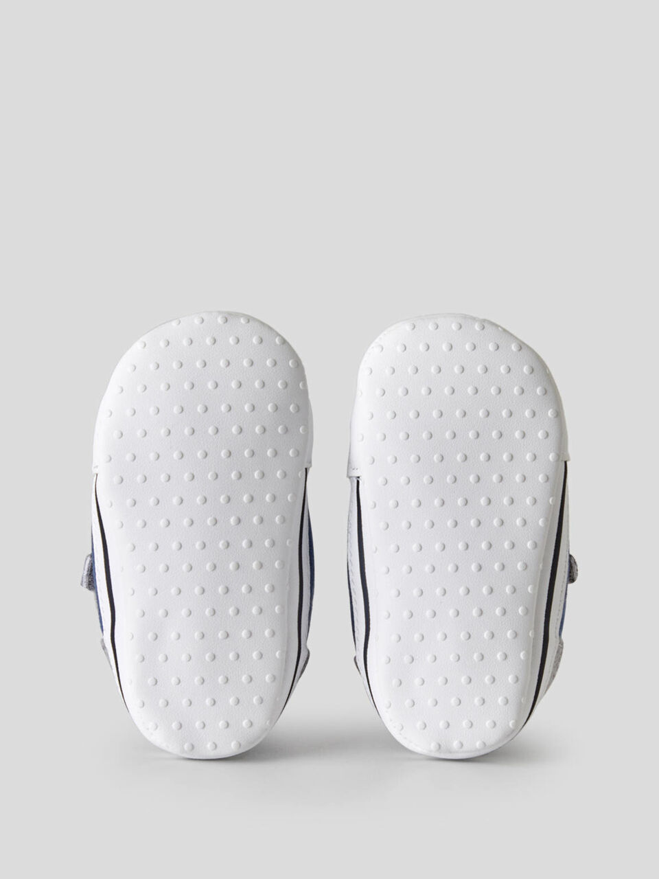 Sneakers with animal details image number 2