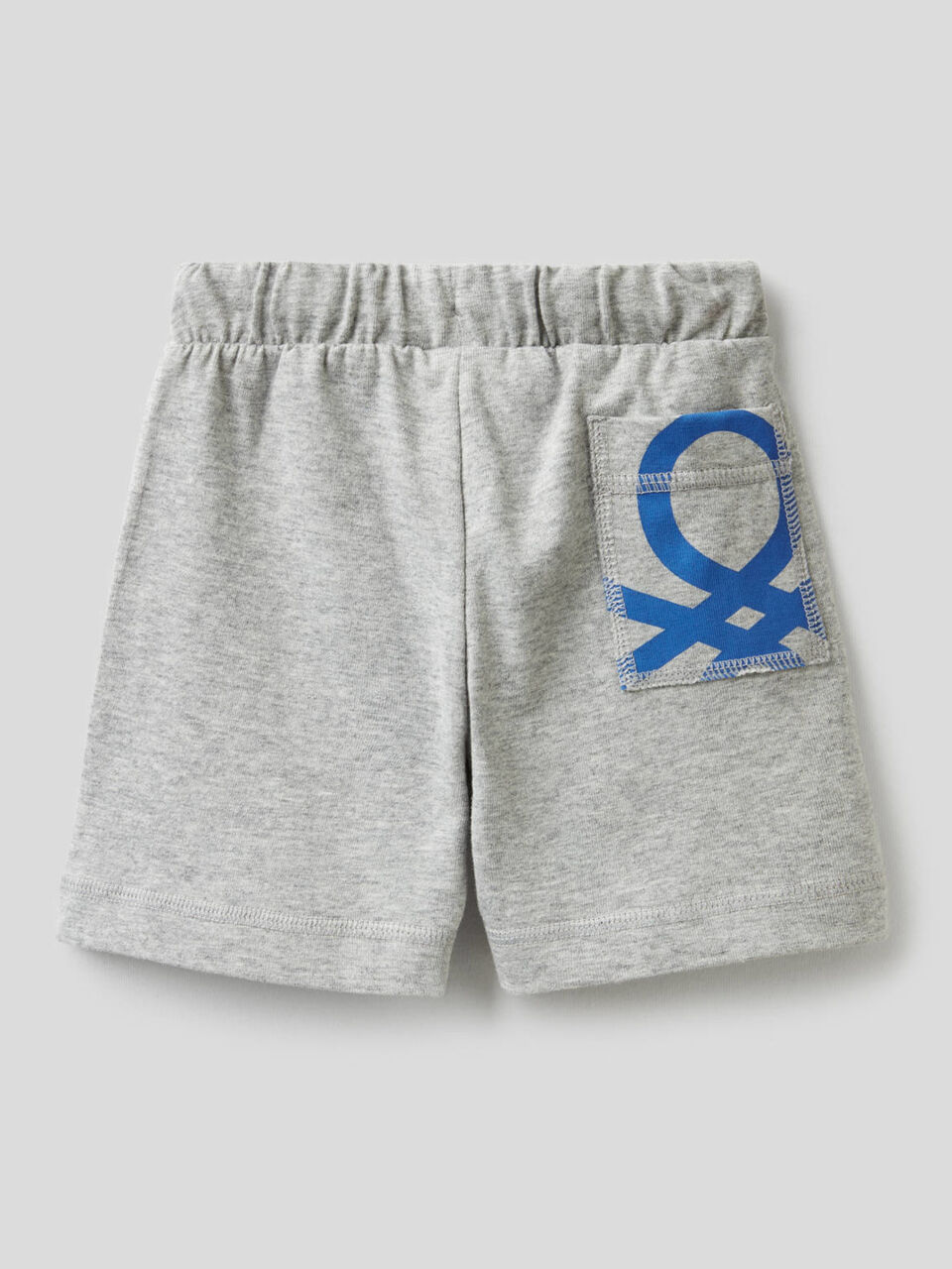 100% cotton bermudas with logoed pocket image number 2
