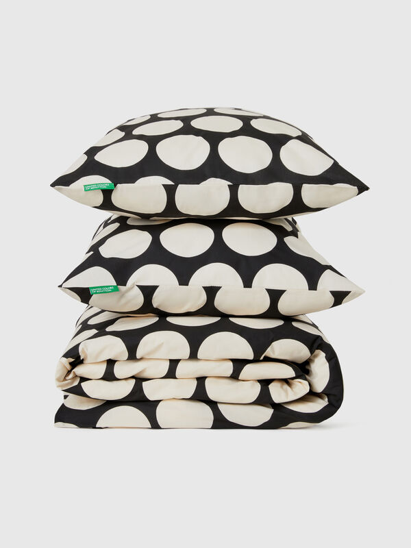 Double duvet cover set in black with white polka dots
