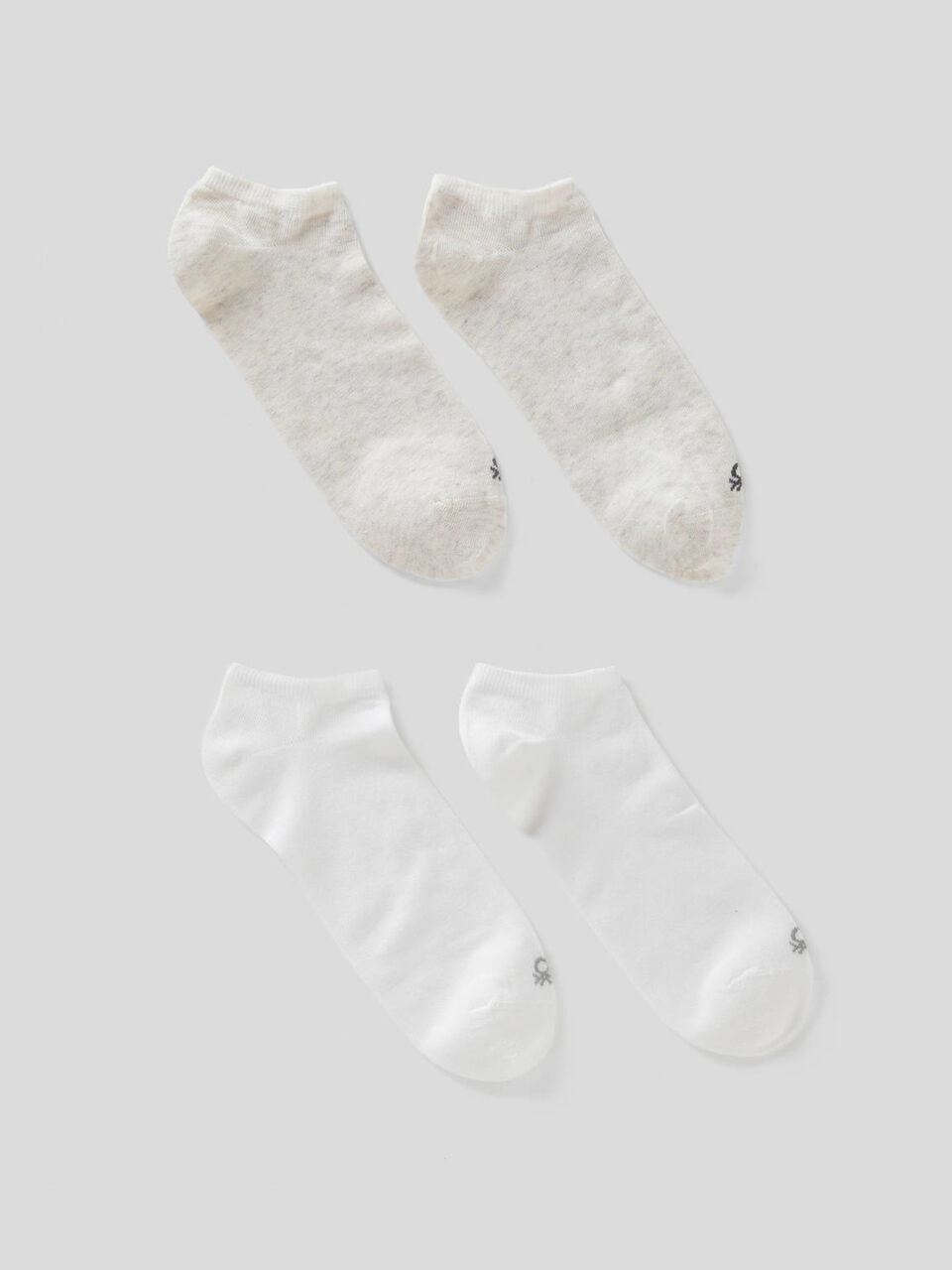 Four pairs of short socks image number 1