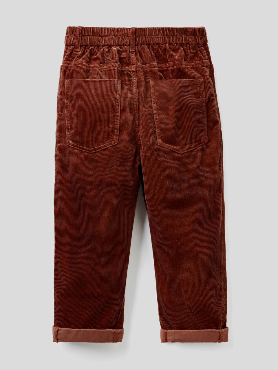 Velvet trousers with maxi pockets image number 2