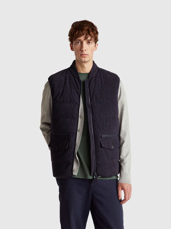 Vest with pockets in corduroy Men