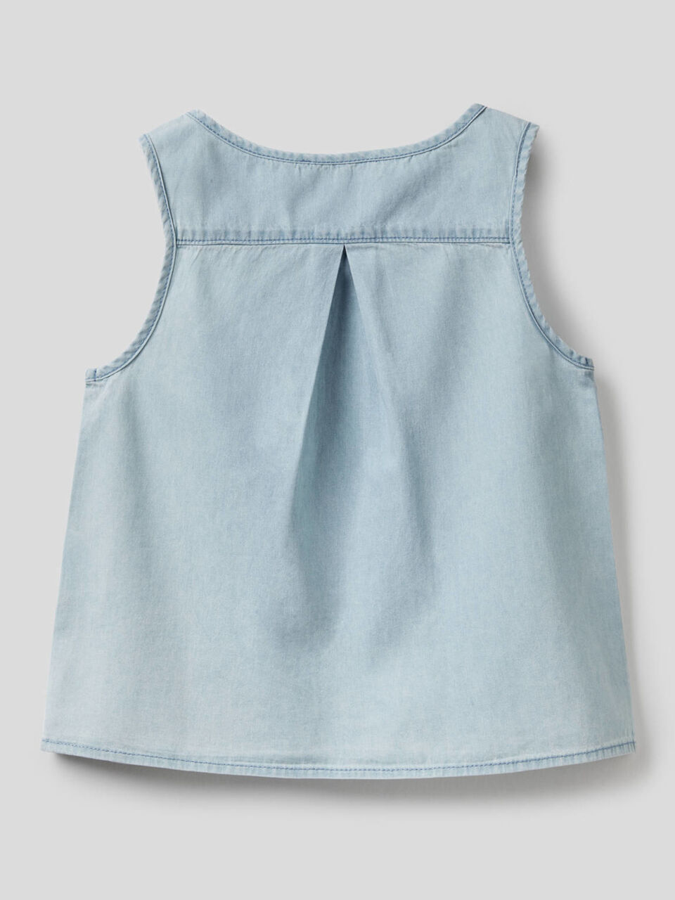Sleeveless blouse with knot image number 2