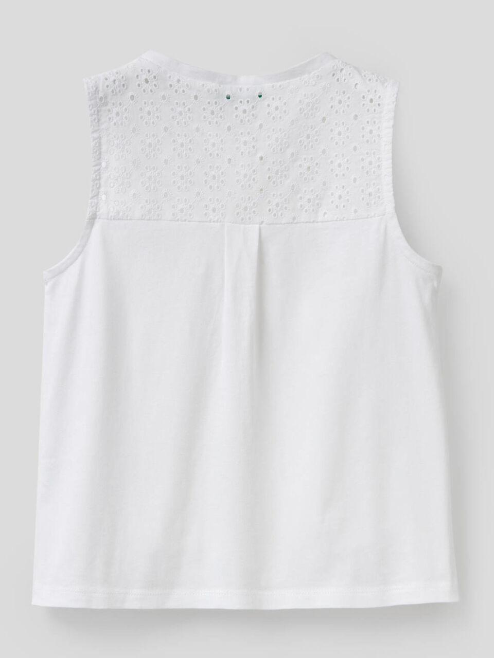 Sleeveless blouse in 100% cotton image number 2