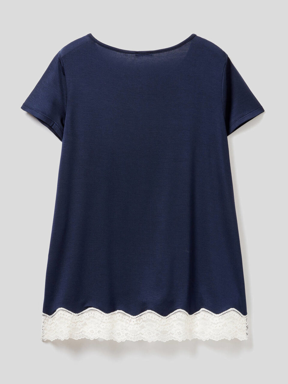 Flowy short sleeve t-shirt with lace image number 2